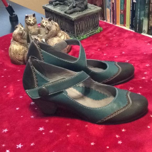 Anesha pumps - Picture 1 of 8